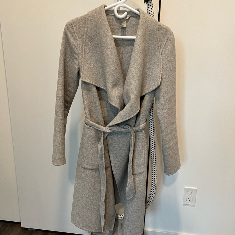 H&M - SIZE 6 - LIGHT GREY WOOL BLEND COAT